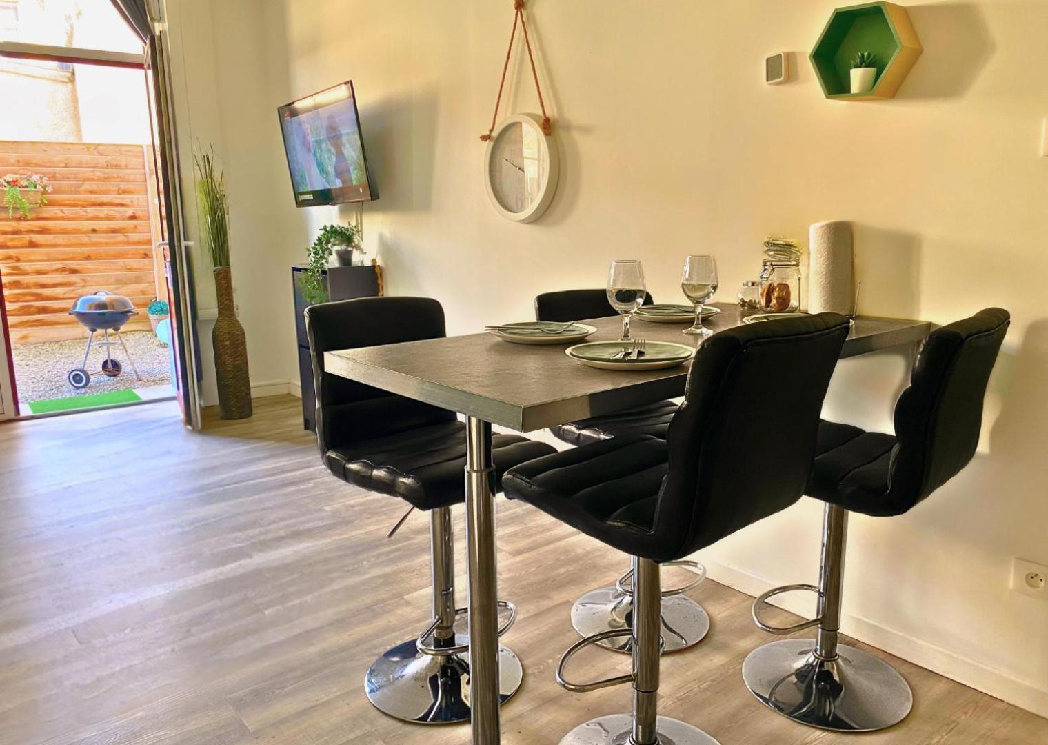 Appartement - Parking Prive Gratuit, Proche Centre-Ville Et Gare De Saint-Omer Сент Омер Екстериор снимка