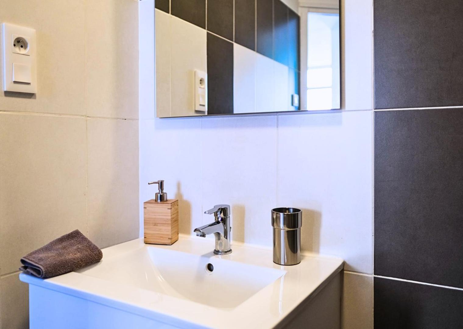 Appartement - Parking Prive Gratuit, Proche Centre-Ville Et Gare De Saint-Omer Сент Омер Екстериор снимка