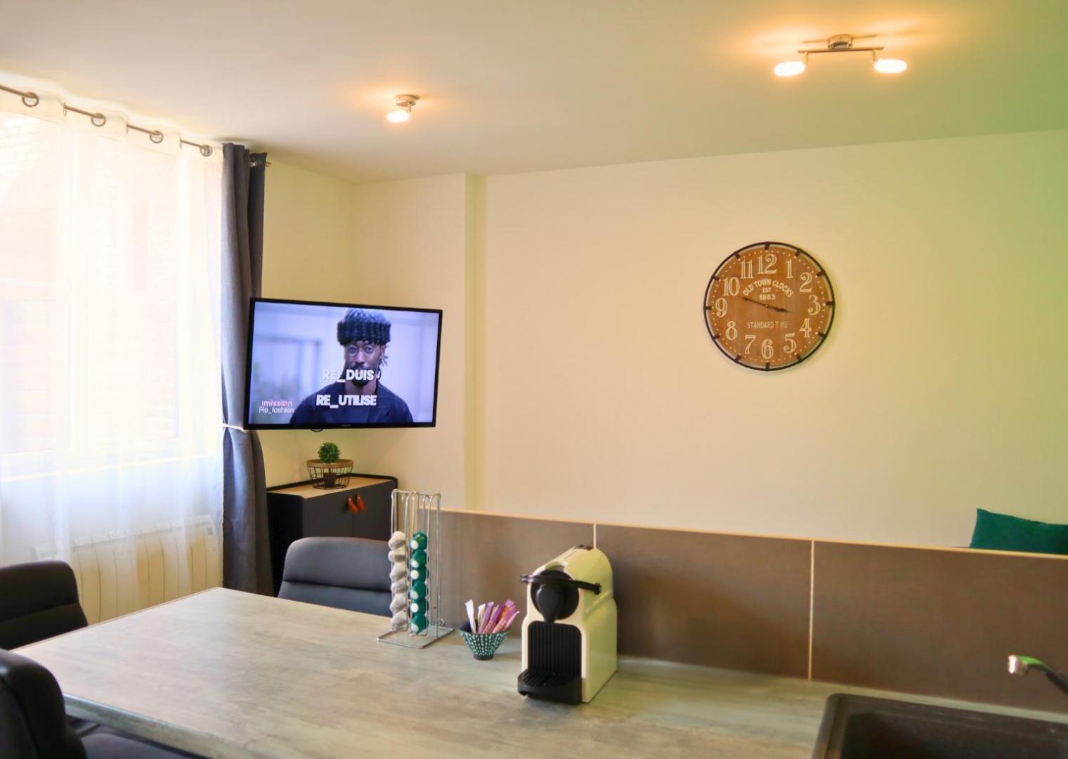 Appartement - Parking Prive Gratuit, Proche Centre-Ville Et Gare De Saint-Omer Сент Омер Екстериор снимка